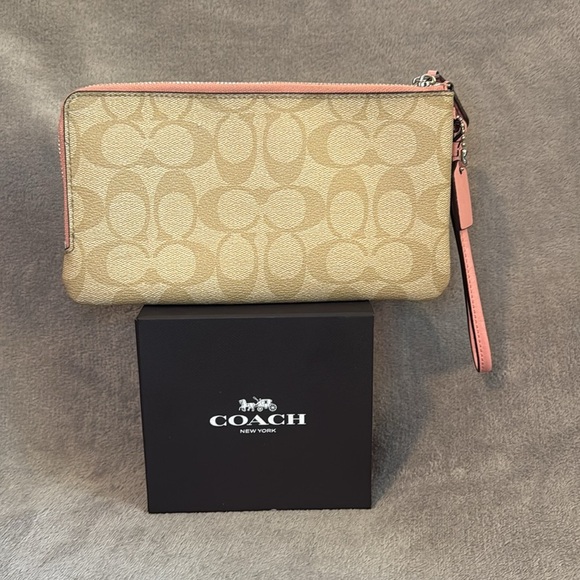 🤎🩷COACH🤎🩷Tan & Salmon Signature Coated Canvas Double Zip Wallet/EUC - Picture 2 of 15